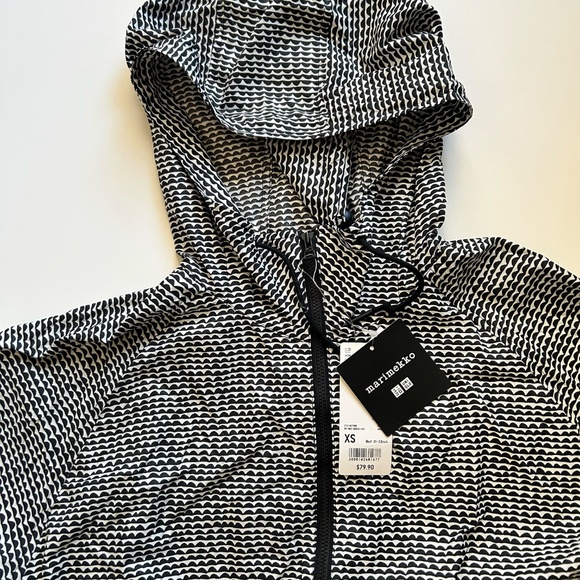 Marimekko x Uniqlo Black & White Hooded Zip Up Jacket - Picture 5 of 5